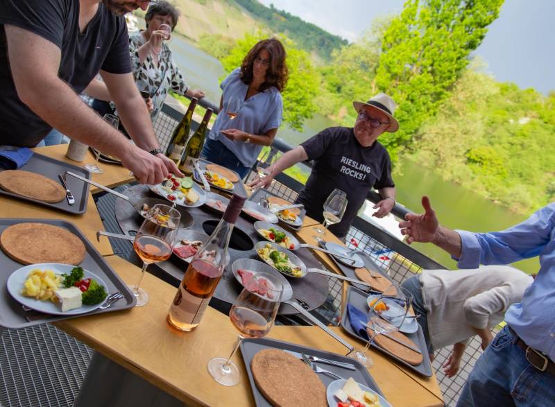 RUWERTAL RACLETTE - GENUSS RACLETTE ABEND IM GROßFORMAT